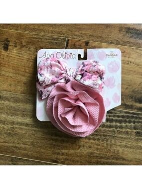 NWOT Ava Olivia Danbar Baby Girl 2-Piece Pink White & Floral Bows Headbands Set